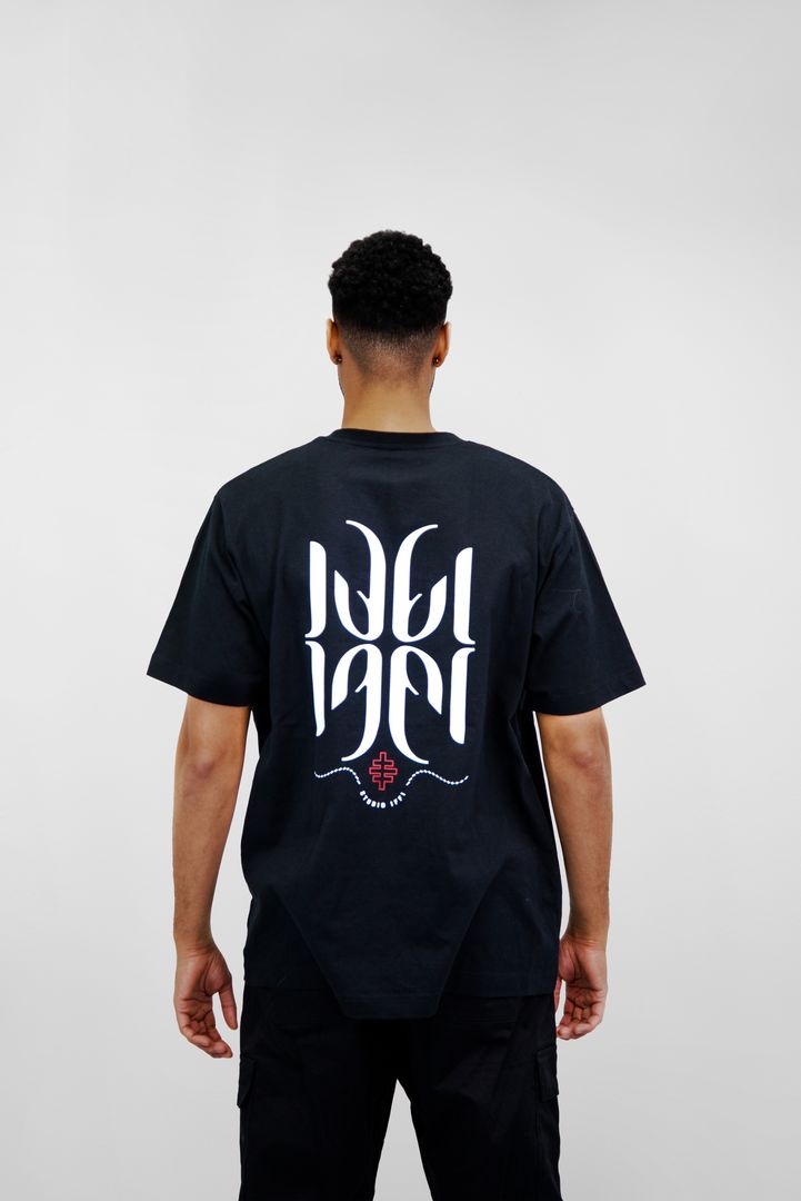 "IFFI 01" Ultrazwaar T-shirt