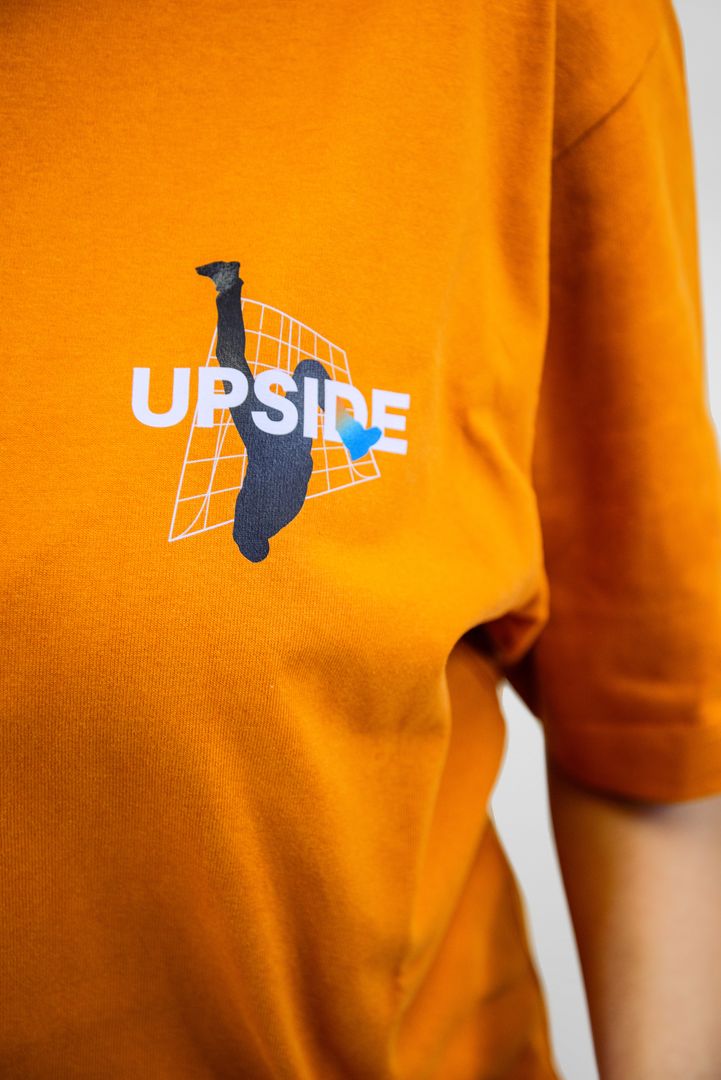 "UPSIDE" Ultra Heavy T-shirt